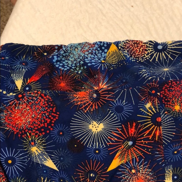 LulA-MERICA! 3 Tall n Curvy Lularoe Leggings! - Picture 9 of 12